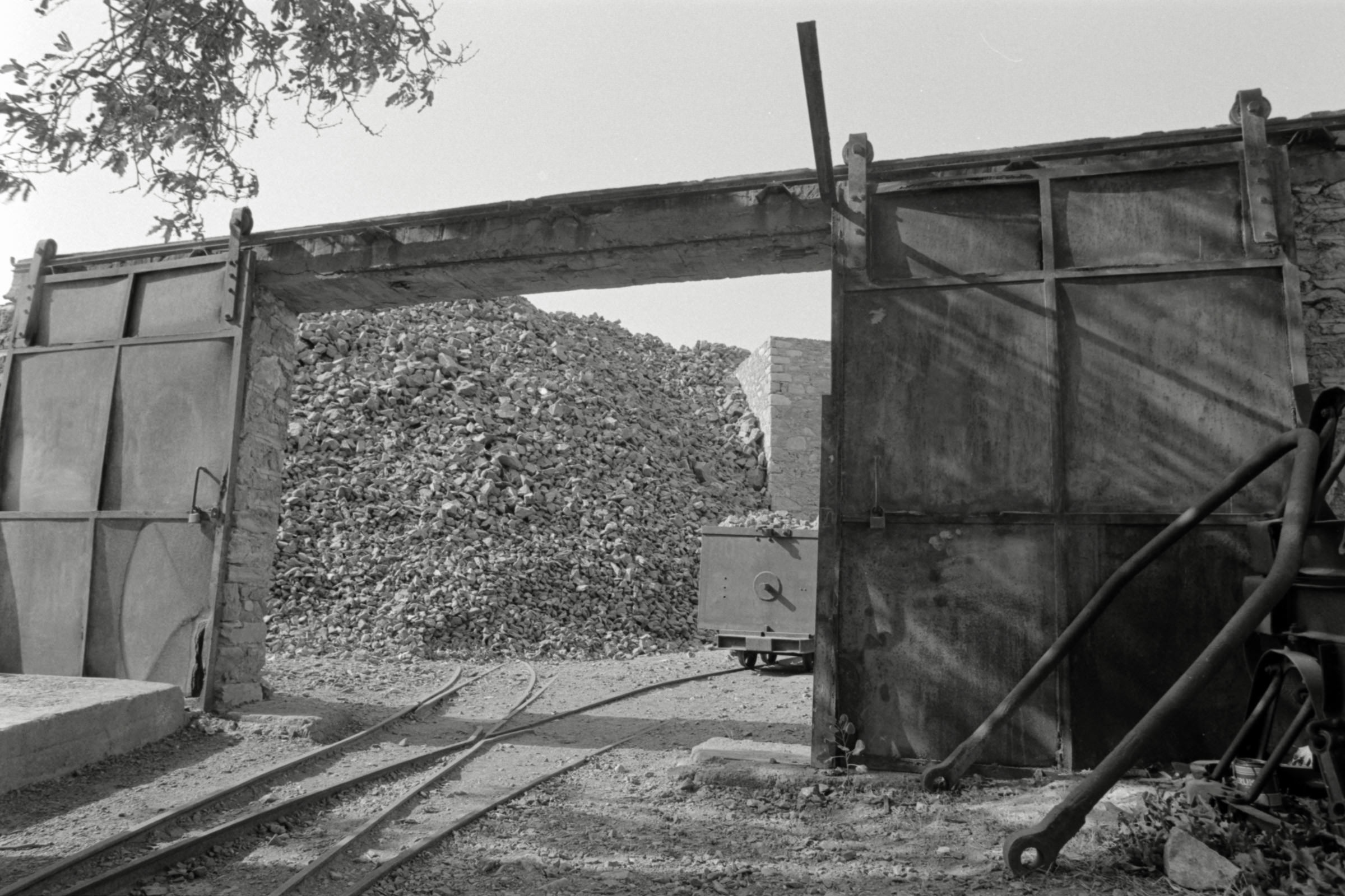 AHP F1991 09 005 sc250507 img29 NLP